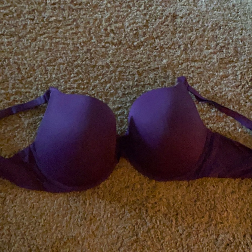 Purple Victoria secret pushup bra! Great condition